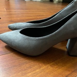 US 6 Glamorous Gray Suede Block Heels